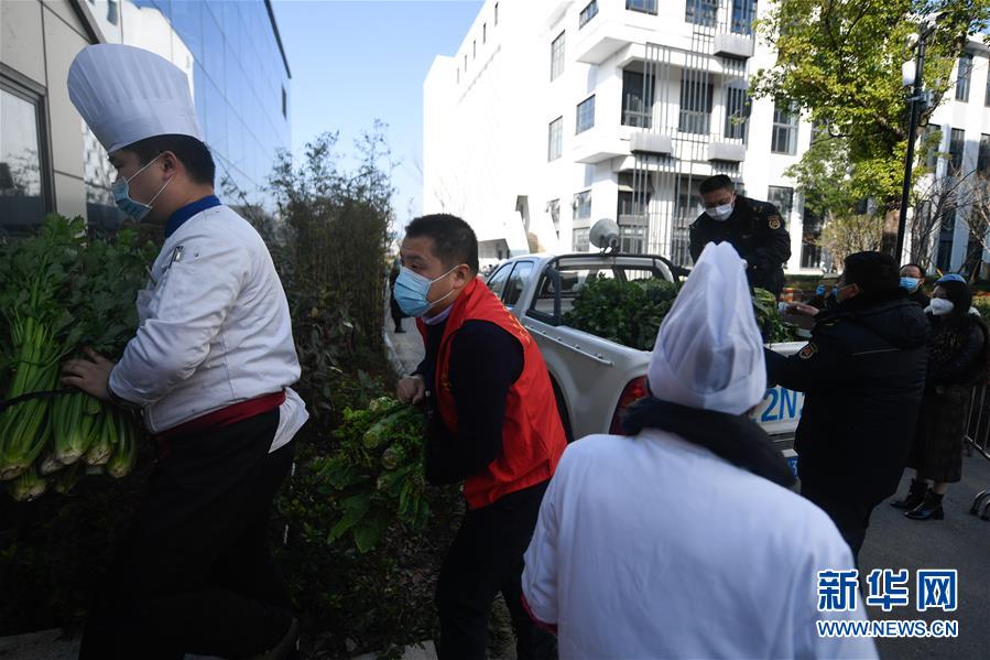 (在習(xí)近平新時(shí)代中國(guó)特色社會(huì)主義思想指引下——新時(shí)代新作為新篇章·習(xí)近平總書記關(guān)切事·圖文互動(dòng))(3)鑄成防疫“鐵軍”——基層防疫“硬核”故事