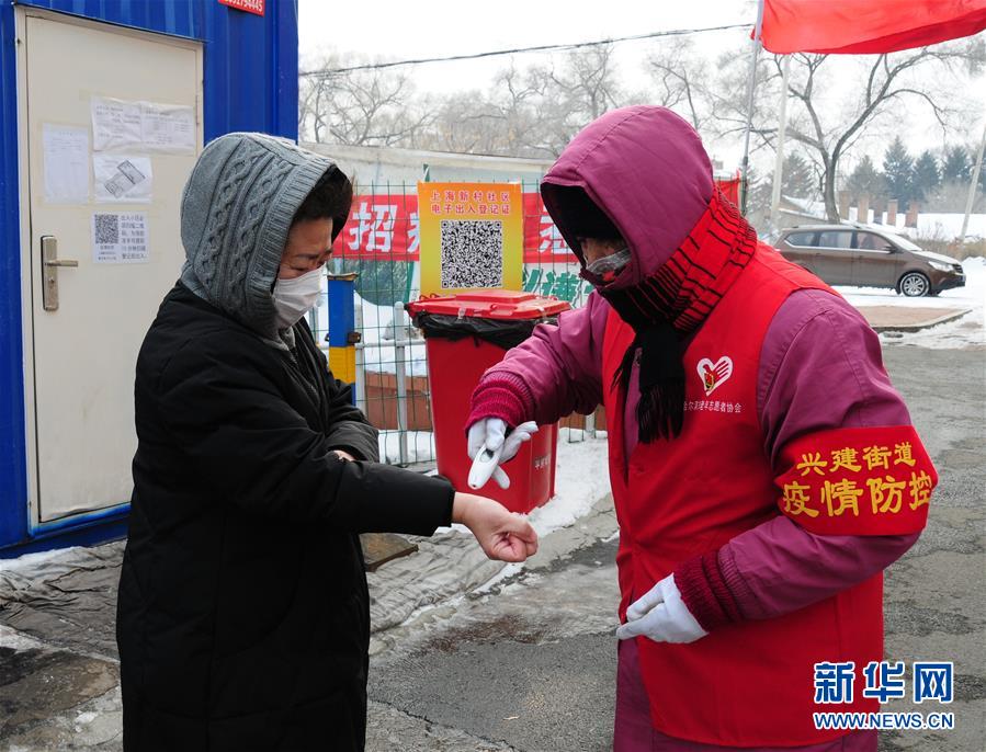 （習(xí)近平致敬的戰(zhàn)&ldquo;疫&rdquo;英雄&middot;志愿者篇&middot;圖文互動(dòng)）（5）他們，微光成炬照征程