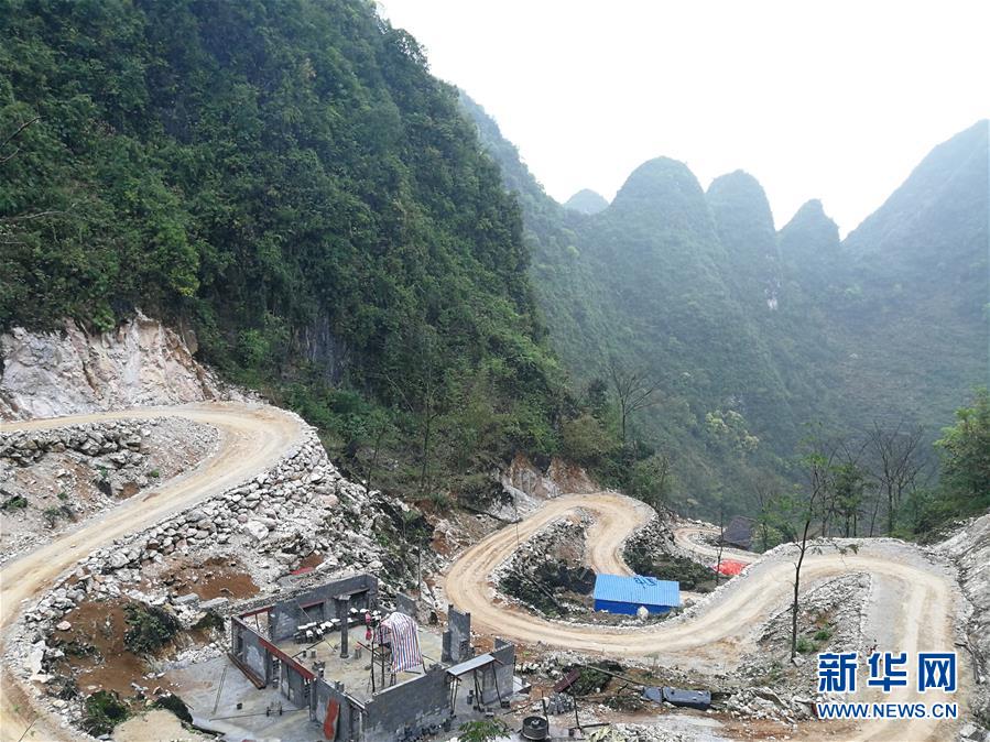 （在習近平新時代中國特色社會主義思想指引下&mdash;&mdash;新時代新作為新篇章&middot;習近平總書記關(guān)切事&middot;圖文互動）（7）啃下最后的硬骨頭&mdash;&mdash;脫貧攻堅掛牌督戰(zhàn)進行時