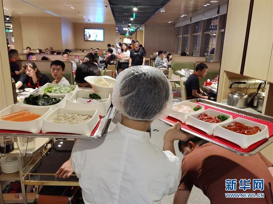 （在習(xí)近平新時代中國特色社會主義思想指引下&mdash;&mdash;新時代新作為新篇章&middot;習(xí)近平總書記關(guān)切事&middot;圖文互動）（2）珍惜盤中餐，狠剎浪費風(fēng)&mdash;&mdash;各地積極行動堅決制止餐飲浪費