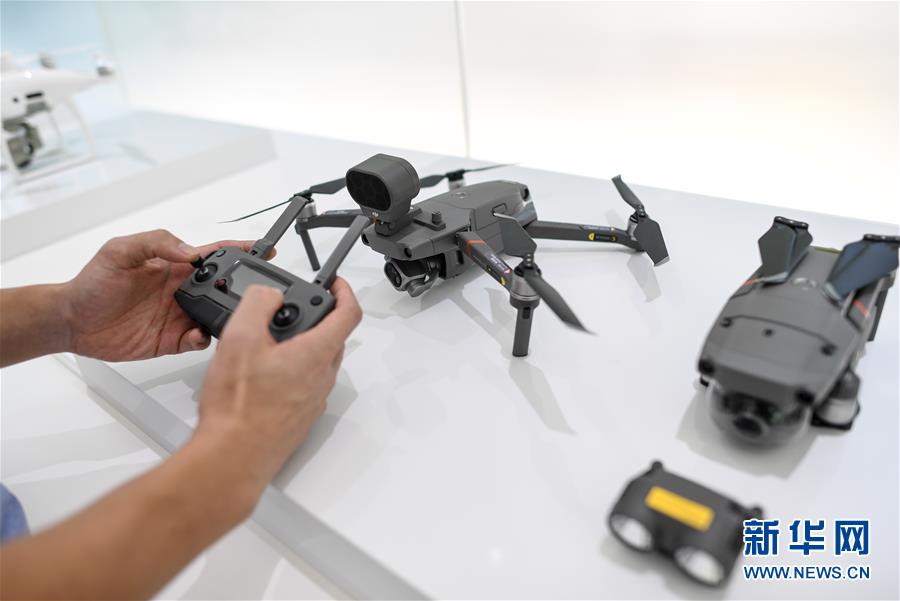 （在習(xí)近平新時代中國特色社會主義思想指引下&mdash;&mdash;新時代新作為新篇章&middot;習(xí)近平總書記關(guān)切事&middot;圖文互動）（7）我家大門常打開&mdash;&mdash;經(jīng)濟(jì)特區(qū)全方位對外開放故事