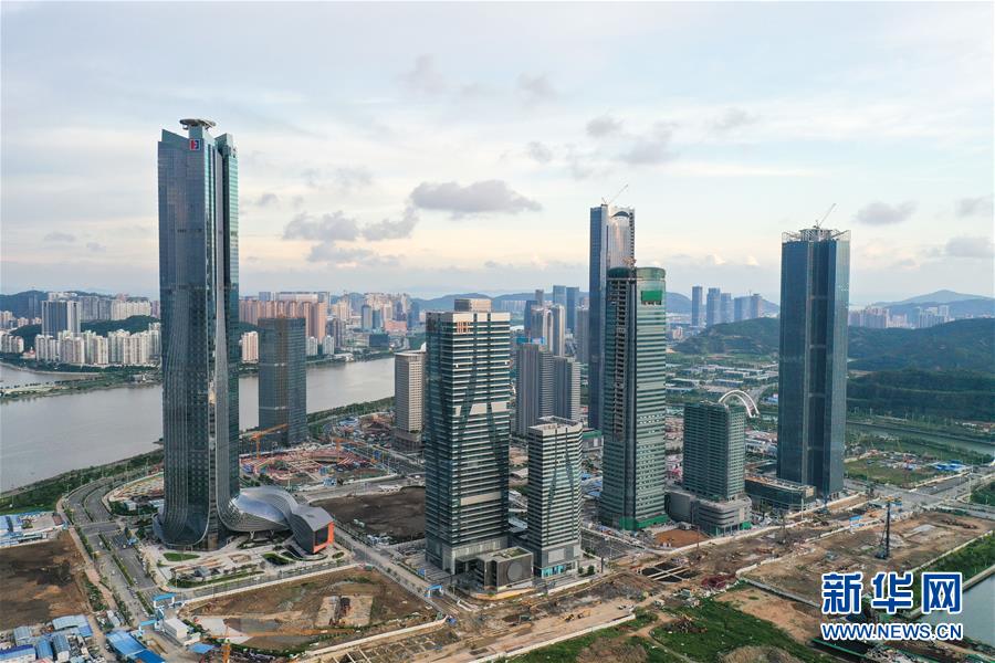 （在習(xí)近平新時代中國特色社會主義思想指引下&mdash;&mdash;新時代新作為新篇章&middot;習(xí)近平總書記關(guān)切事&middot;圖文互動）（13）我家大門常打開&mdash;&mdash;經(jīng)濟(jì)特區(qū)全方位對外開放故事