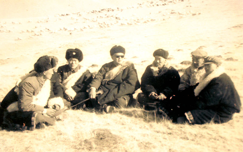 個(gè)人干凈，一生不褪的底色&mdash;&mdash;四論向尕布龍同志學(xué)習(xí)