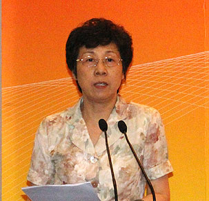 民進(jìn)中央主席嚴(yán)雋琪出席大會并講話