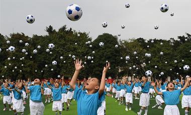 到校園去！國產(chǎn)體育品牌的“市場(chǎng)下沉”之路走得順暢嗎？