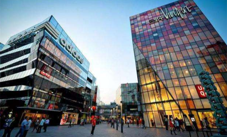 線下遭遇停業(yè)潮，球鞋市場(chǎng)如何自救？