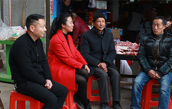 克難，帶領(lǐng)村民改變家鄉(xiāng)落后面貌