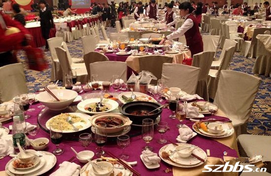 嚴(yán)格監(jiān)督，剎住浪費(fèi)歪風(fēng)