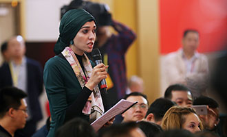 迪拜中阿衛(wèi)視記者提問(wèn)