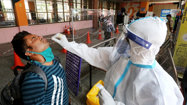 日增確診34萬(wàn)6786例！印度疫情數(shù)據(jù)再創(chuàng)新高