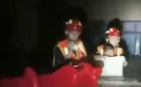 整理箱變小船 小朋友，消防員叔叔來了！