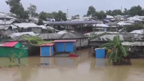 天災(zāi)！暴雨傾盆 孟加拉國(guó)難民村30萬(wàn)人被困