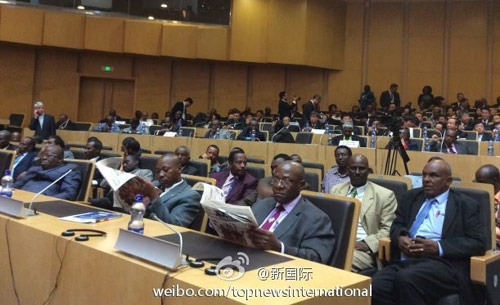 李克強(qiáng)即將在非盟總部發(fā)表演講，請(qǐng)柬&ldquo;一柬難求&rdquo;。圖片來(lái)源：&ldquo;新國(guó)際&rdquo;微博。