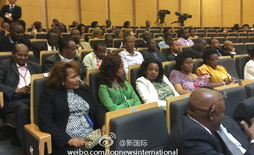 李克強(qiáng)即將在非盟總部發(fā)表演講，請(qǐng)柬&ldquo;一柬難求&rdquo;。圖片來(lái)源：&ldquo;新國(guó)際&rdquo;微博。