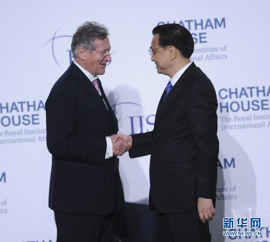  6月18日，國務(wù)院總理李克強在倫敦金融城市長官邸面向英國皇家國際問題研究所和國際戰(zhàn)略研究所兩大智庫發(fā)表題為《共建包容發(fā)展的美好世界》的演講。新華社記者 張鐸 攝 