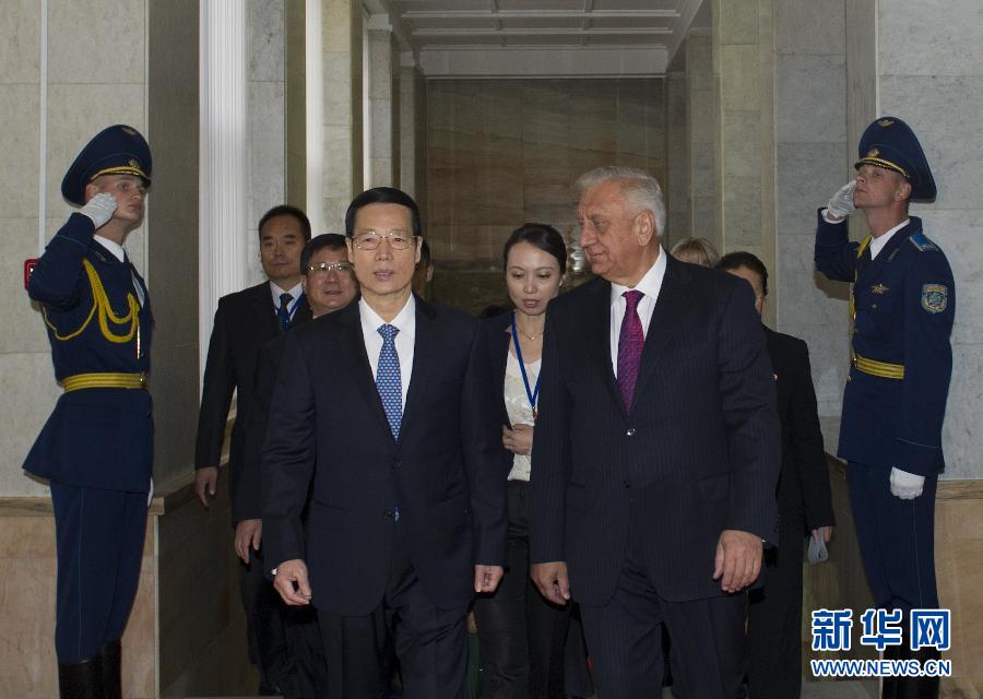 9月27日，應(yīng)邀訪問白俄羅斯的國務(wù)院副總理張高麗在明斯克同白俄羅斯總理米亞斯尼科維奇舉行會談。 新華社記者王曄攝