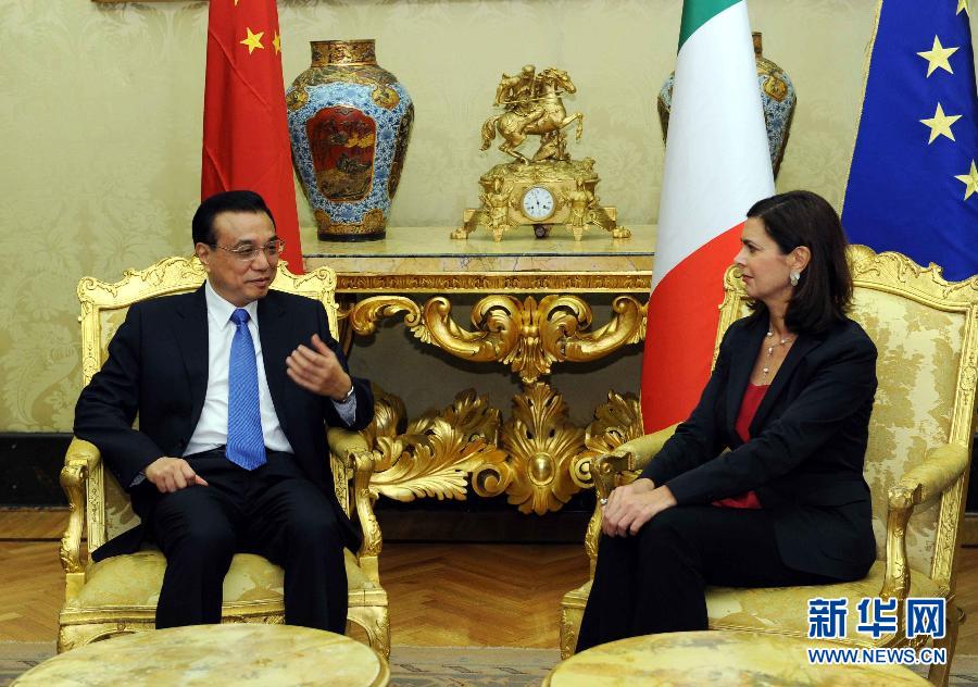 10月15日，中國國務(wù)院總理李克強在羅馬會見意大利眾議長博爾德里尼。 新華社記者饒愛民攝