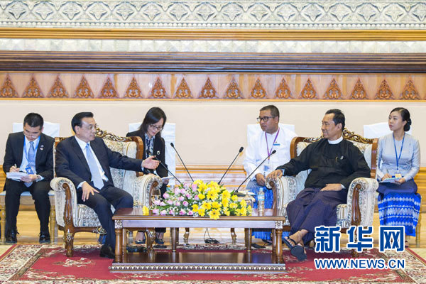 11月14日，中國國務(wù)院總理李克強(qiáng)在內(nèi)比都會見緬甸聯(lián)邦議會議長兼人民院議長吳瑞曼。新華社記者 王曄 攝