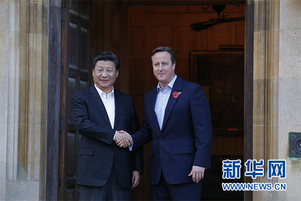 10月22日，國家主席習(xí)近平在契克斯首相鄉(xiāng)間別墅同英國首相卡梅倫再次會晤。新華社記者 鞠鵬 攝