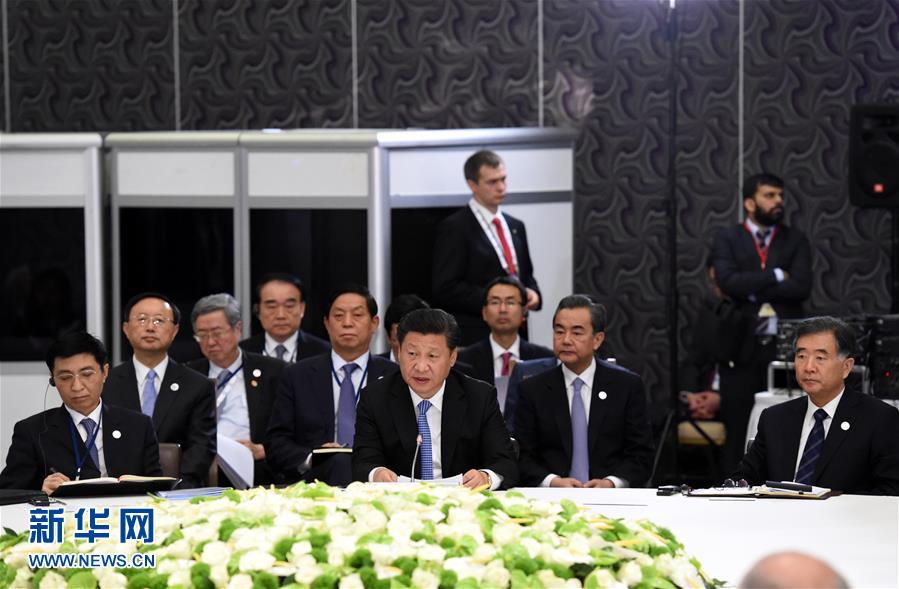  11月15日，金磚國家領(lǐng)導(dǎo)人非正式會晤在土耳其安塔利亞舉行，中國國家主席習(xí)近平、俄羅斯總統(tǒng)普京、印度總理莫迪、南非總統(tǒng)祖馬、巴西總統(tǒng)羅塞夫出席。習(xí)近平在會上發(fā)表題為《開拓機(jī)遇應(yīng)對挑戰(zhàn)》的重要講話。 新華社記者 饒愛民 攝 