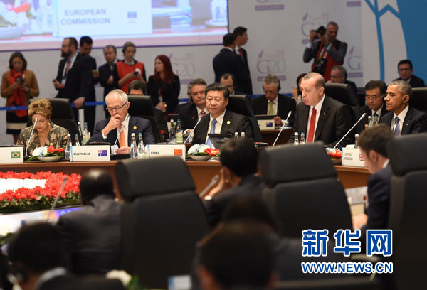 11月15日，國家主席習(xí)近平在土耳其安塔利亞出席二十國集團(tuán)領(lǐng)導(dǎo)人第十次峰會(huì)第一階段會(huì)議。 新華社記者李學(xué)仁攝 