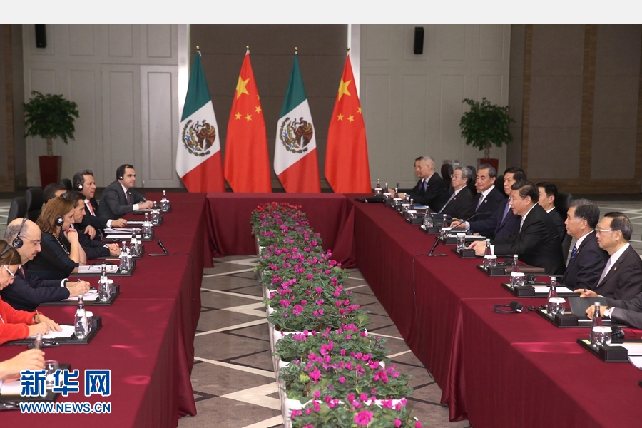 11月16日，國家主席習(xí)近平在土耳其安塔利亞會(huì)見墨西哥總統(tǒng)培尼亞。 新華社記者 馬占成 攝