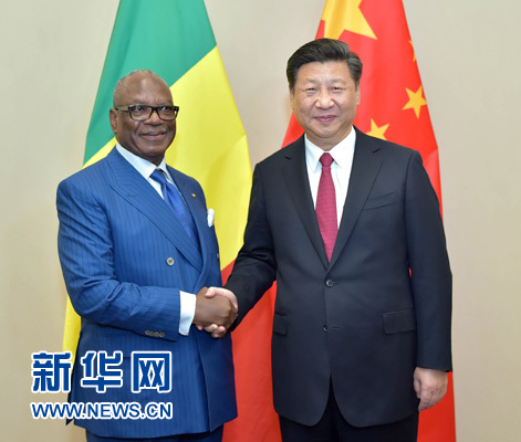 12月3日，國(guó)家主席習(xí)近平在約翰內(nèi)斯堡會(huì)見(jiàn)馬里總統(tǒng)凱塔。新華社記者 李濤 攝 