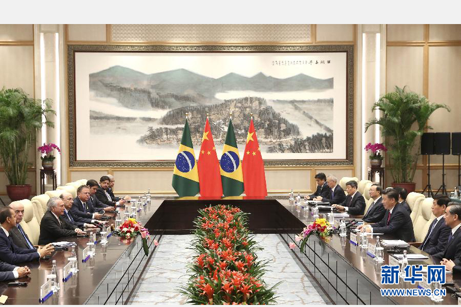 9月2日，國家主席習(xí)近平在杭州會(huì)見前來出席二十國集團(tuán)領(lǐng)導(dǎo)人杭州峰會(huì)的巴西總統(tǒng)特梅爾。 新華社記者龐興雷攝