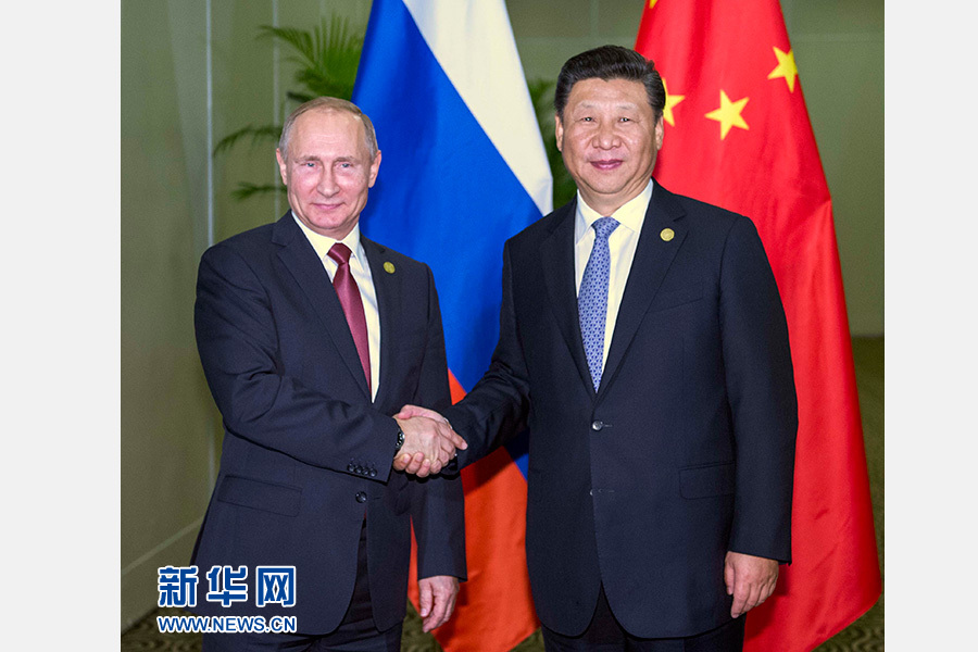 11月19日，國家主席習(xí)近平在利馬會見俄羅斯總統(tǒng)普京。 新華社記者李濤 攝