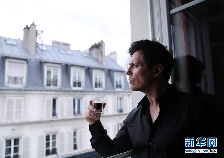 （國(guó)際&middot;圖文互動(dòng)）（5）通訊：手牽手，我們共同驅(qū)散陰霾&mdash;&mdash;法國(guó)音樂(lè)人創(chuàng)作抗疫歌曲背后的故事