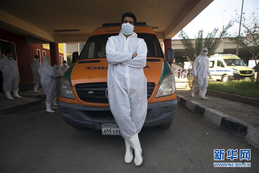 （國際疫情&middot;圖文互動）（2）通訊：埃及救護(hù)車?yán)锏?ldquo;逆行者&rdquo;
