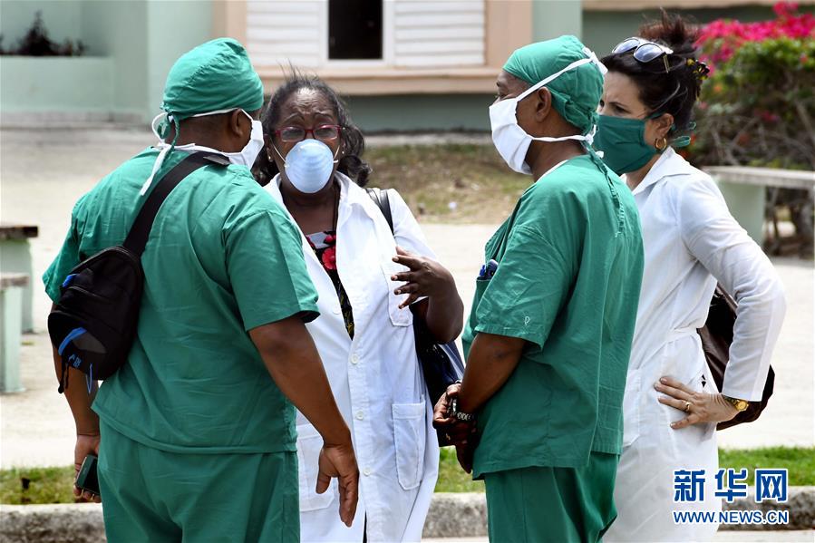 （海外抗疫故事·圖文互動(dòng)）（6）通訊：“比起待在家里，我更想幫助別人”——記古巴信息科技大學(xué)集中隔離點(diǎn)的師生志愿者