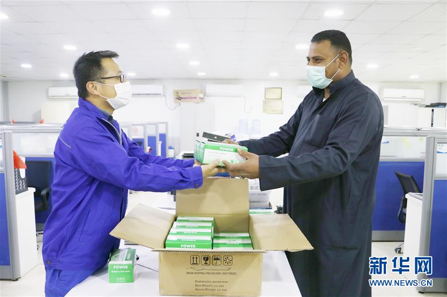 （國際疫情&middot;圖文互動）（3）通訊：防疫、生產(chǎn)兩不誤，沙漠現(xiàn)&ldquo;棋盤&rdquo;&mdash;&mdash;記中企承建科威特住房基建項(xiàng)目