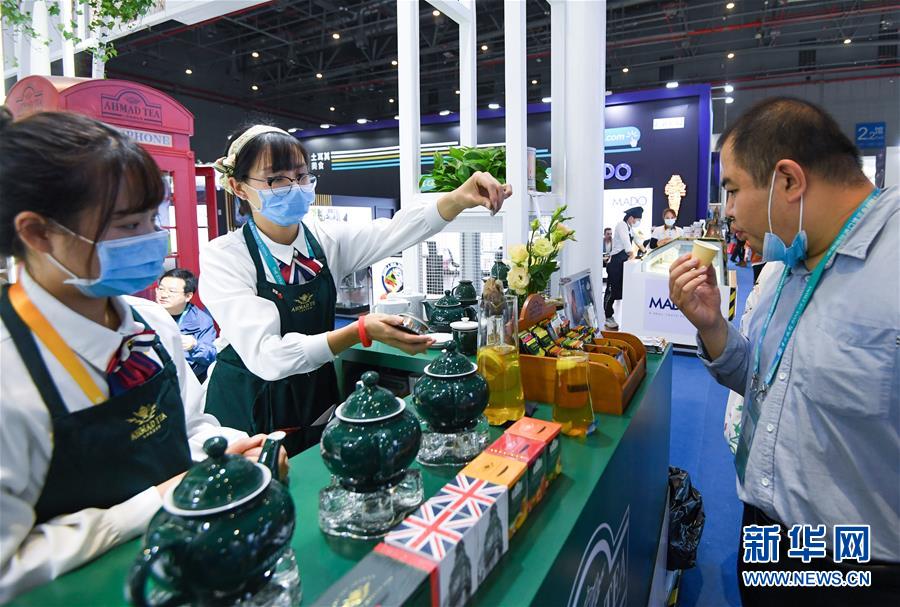 (第三屆進(jìn)博會(huì)·圖文互動(dòng))(2)全球“寶藏級(jí)”美食薈萃——進(jìn)博會(huì)食品及農(nóng)產(chǎn)品館遍藏世間珍饈