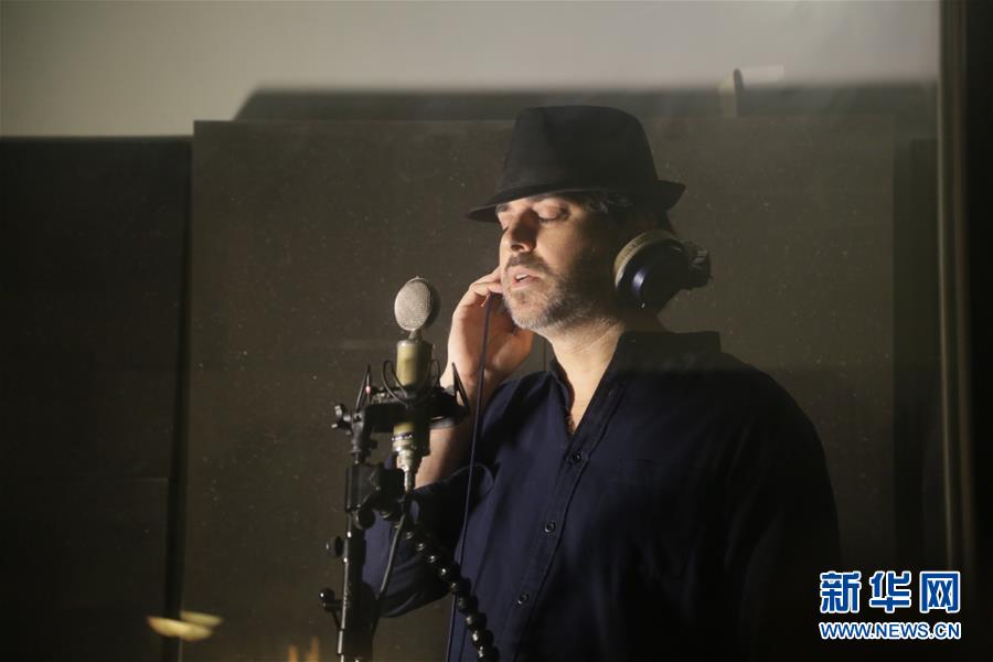 (海外抗疫故事·圖文互動)(5)通訊:用原創(chuàng)音樂支持中國抗擊新冠疫情的以色列歌手