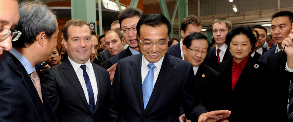 李克強(qiáng)同梅德韋杰夫共同參觀&ldquo;開(kāi)放式創(chuàng)新&rdquo;莫斯科國(guó)際創(chuàng)新發(fā)展論壇展覽